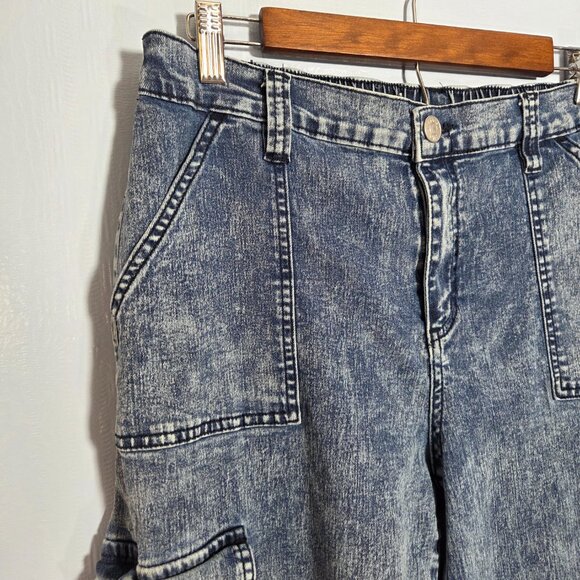 Madden Girl Extra Large Vintage Wash Elastic Waist Wide Leg Cargo Jeans - Picture 3 of 10
